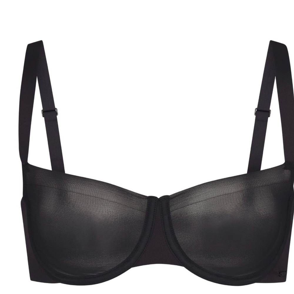 SKIMS no show balconette bra